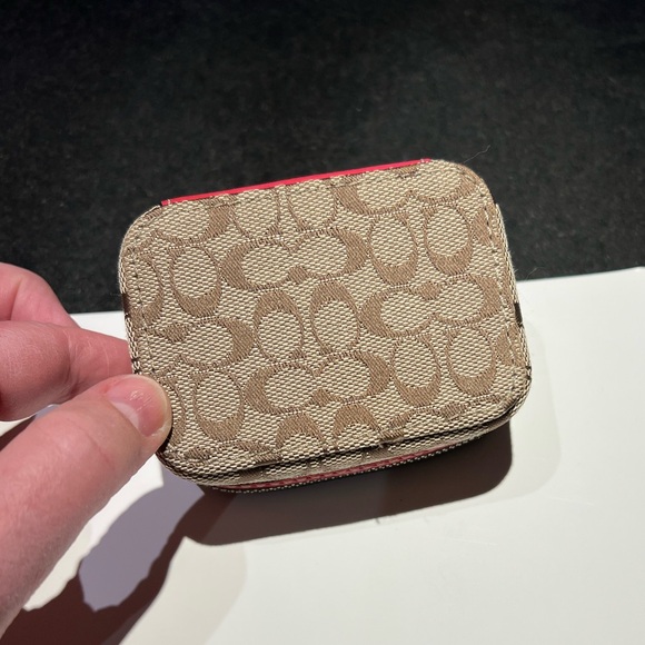 COACH SIGNATURE PILL BOX with pink trim - Picture 4 of 6